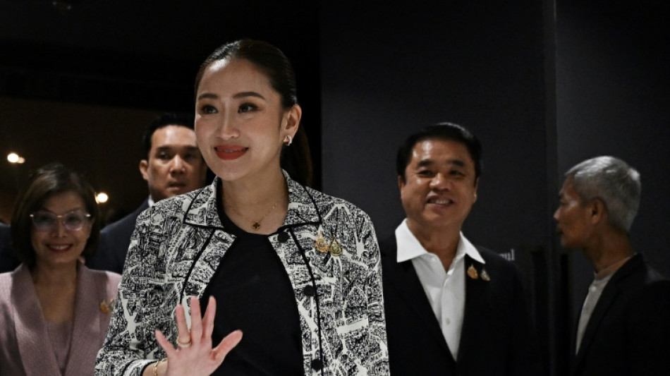 Herdeira da fam&iacute;lia Shinawatra eleita primeira-ministra mais jovem da hist&oacute;ria da Tail&acirc;ndia