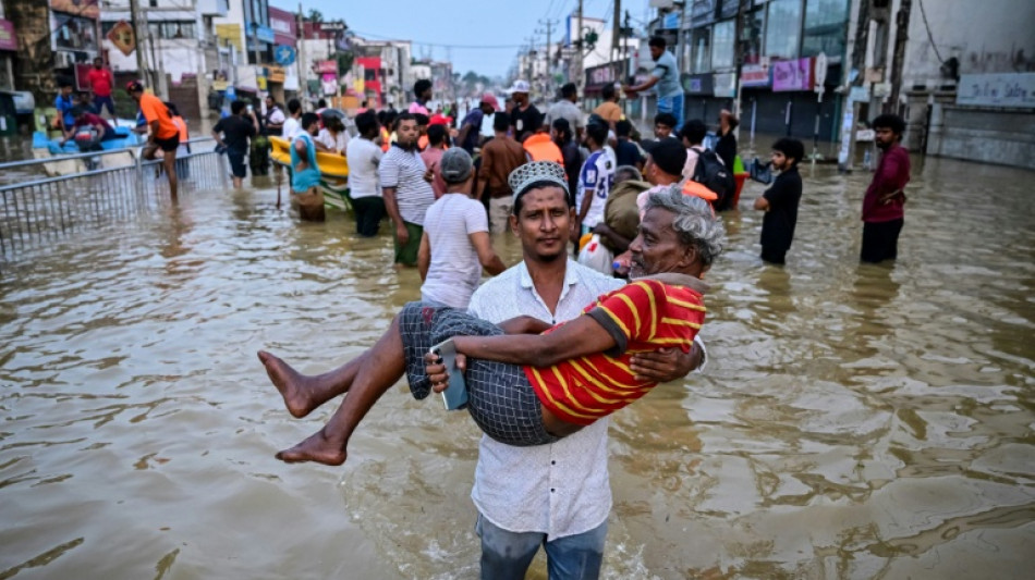 Asia floods death toll tops 1,100 as troops aid survivors