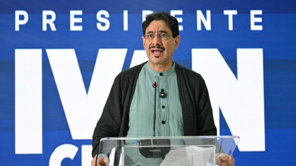 El candidato izquierdista llama a "la calma" tras las protestas contra el triunfo de la ultraderecha en Colombia