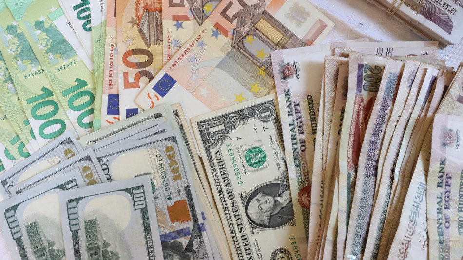 Euro a 1,1699 dollari, in rialzo dello 0,18%
