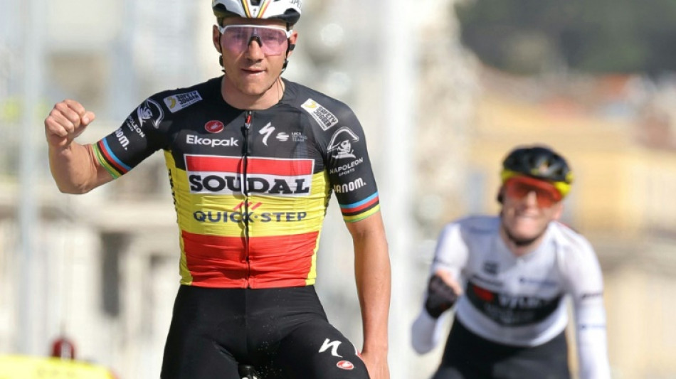 Jorgenson contiene a Evenepoel y gana la Par&iacute;s-Niza