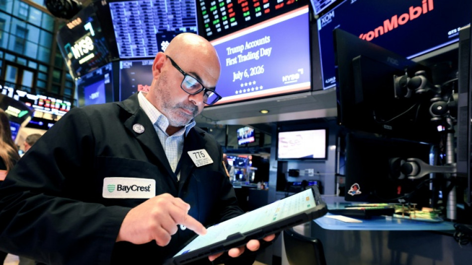 Wall Street cl&ocirc;ture en hausse, tir&eacute;e par les semi-conducteurs