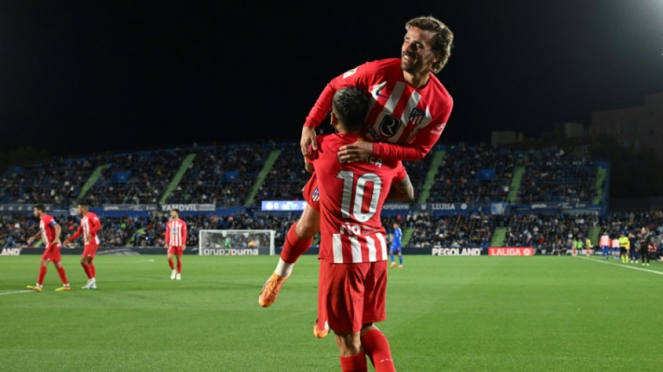 Atl&eacute;tico de Madrid vence Getafe com hat-trick de Griezmann e se garante na Champions