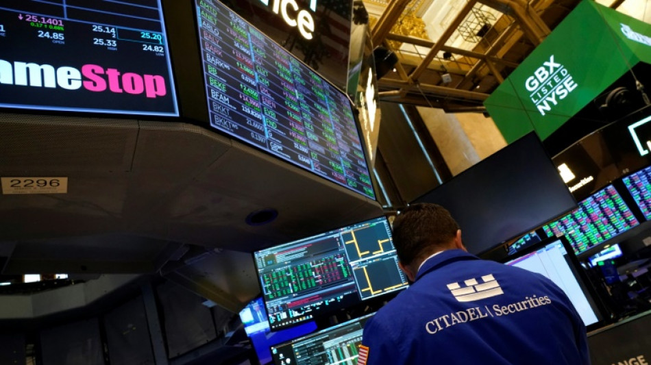 Wall Street ouvre en hausse, nouvelles rassurantes du consommateur am&eacute;ricain
