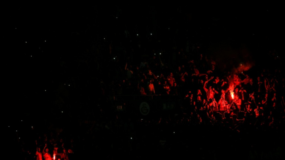Encuentran casi un mill&oacute;n de euros en casa del jefe de ultras del Galatasaray