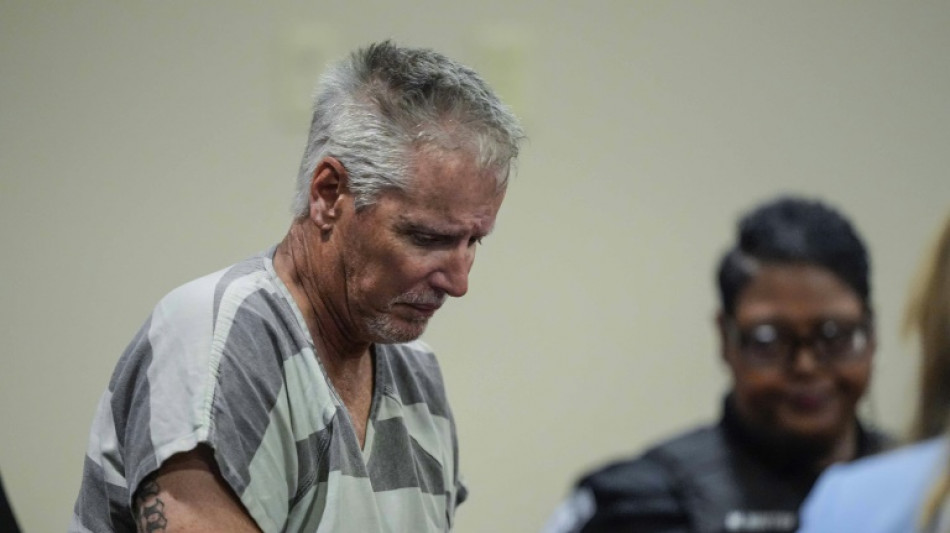 Padre de un adolescente que perpetr&oacute; un tiroteo en EEUU enfrenta juicio por asesinato