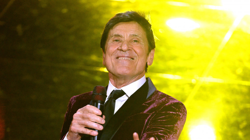 Gianni Morandi rompe il silenzio sul web, da aprile in tour