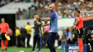 Equador anuncia sa&iacute;da do t&eacute;cnico F&eacute;lix S&aacute;nchez ap&oacute;s derrota para Argentina