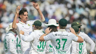 Harmer stars as South Africa bowl out India for 93 to win Test