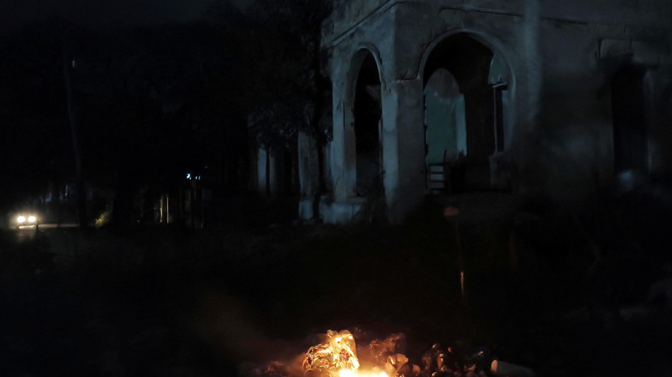 Cuba, collassa l'intera rete elettrica e tutta l'isola &egrave; al buio