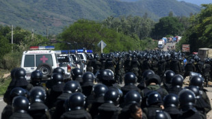 For&ccedil;as bolivianas desbloqueiam rota vital que estava obstru&iacute;da por apoiadores de Evo Morales