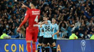 Athletico-PR perde para o Racing (4-1), que vai &agrave;s semifinais da Sul-Americana