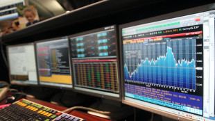 Borsa: Milano azzera rialzo, corre Stm, gi&ugrave; Mps e Mediobanca