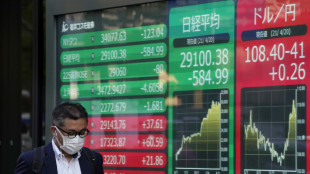 Borsa: Asia incerta, Tokyo fiacca con i dati del quarto trimestre 2025