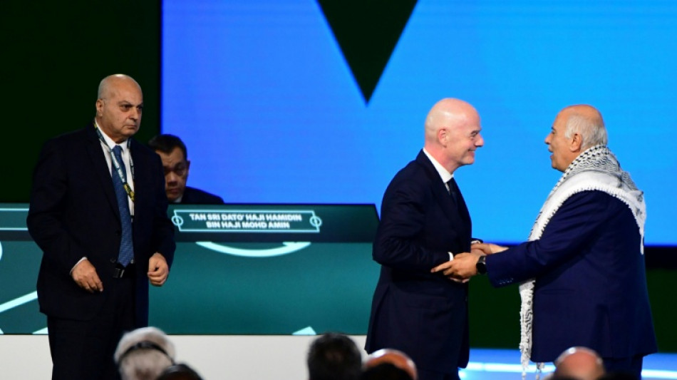 Presidente da federa&ccedil;&atilde;o palestina se recusa a posar ao lado de dirigente israelense em congresso da Fifa