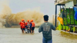 Un muerto, cuatro desaparecidos y cerca de 30.000 evacuados en Vietnam por tifón Bualoi