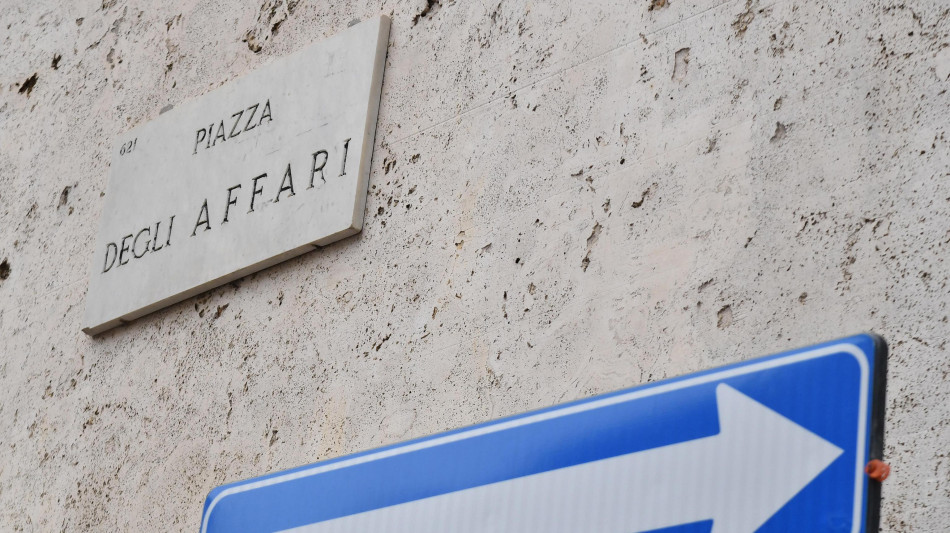 Borsa: Milano in rialzo (+0,24%) con Saipem