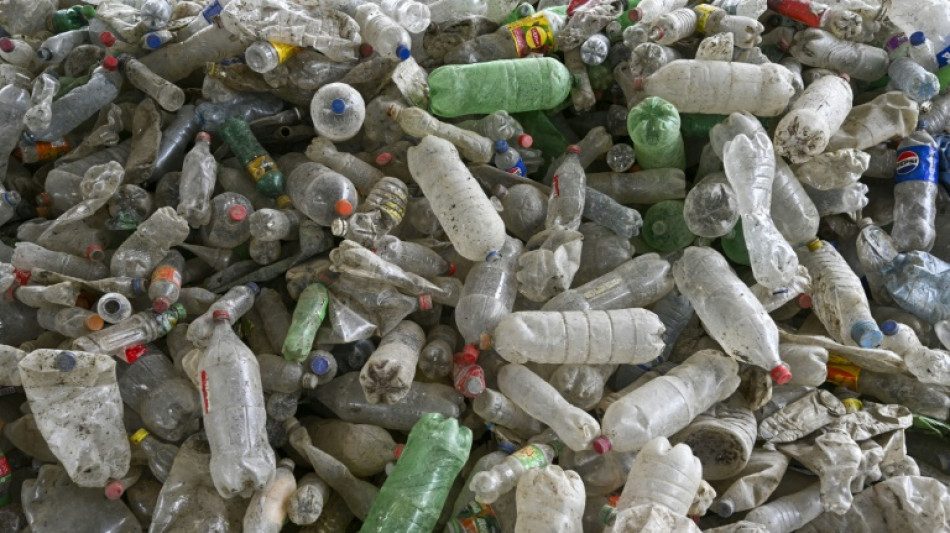 Pollution plastique: "les heures cruciales" s'égrènent et pas d'accord en vue