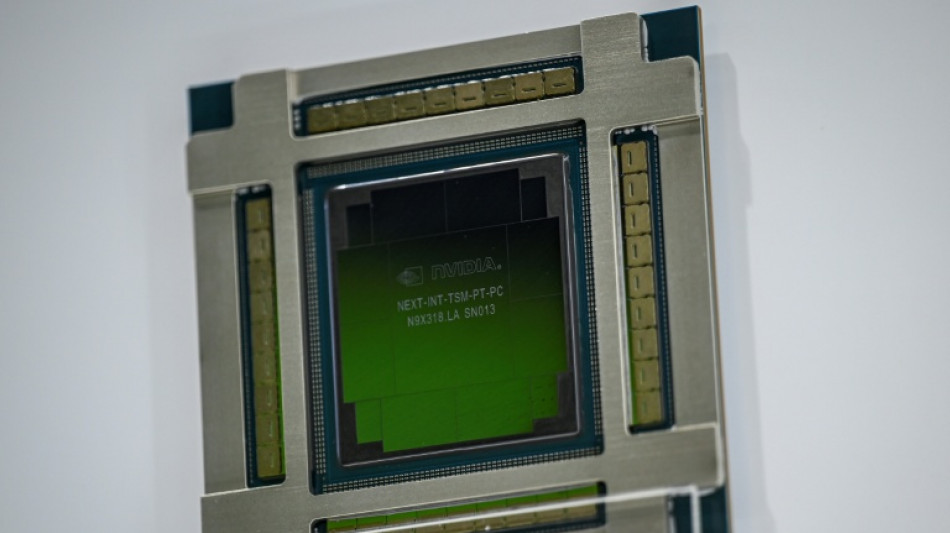 Etapas clave del duelo tecnológico entre China y EEUU por los chips