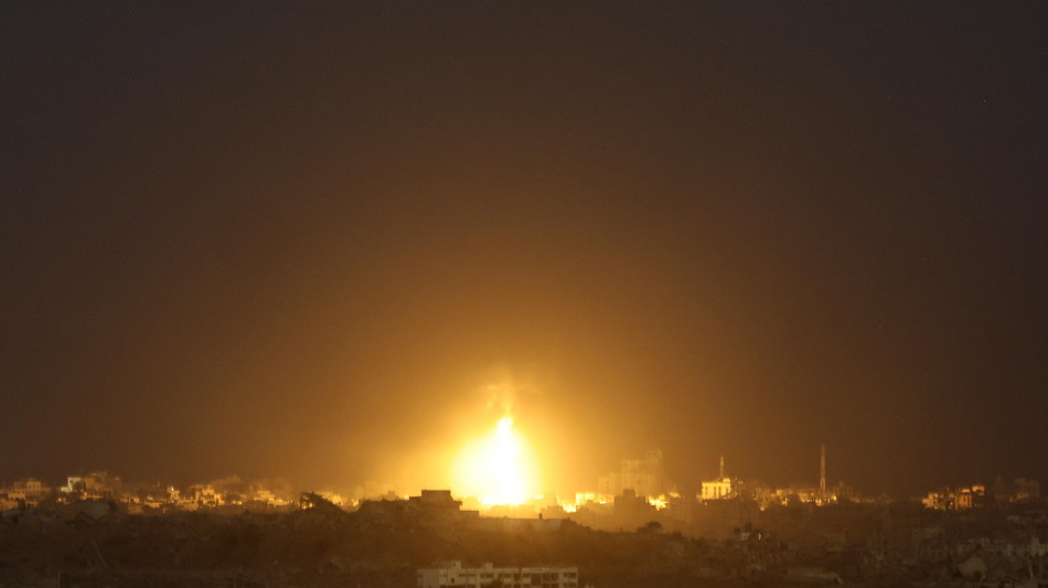 Difesa civile Gaza, 11 morti in un raid israeliano notturno