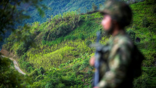 Ação do narcotráfico derruba helicóptero e mata 6 policiais na Colômbia