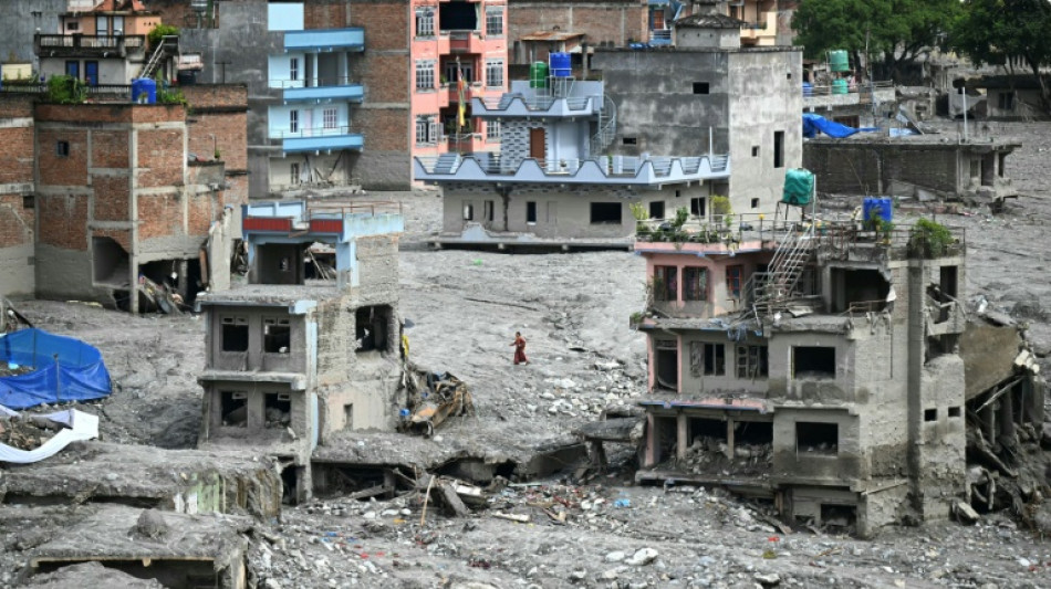 Nepal sch&auml;tzt Kosten f&uuml;r Wiederaufbau nach Himalaya-Sturzflut auf gut vier Milliarden Euro