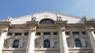 Borsa: Milano chiude in calo, Ftse Mib -0,1%