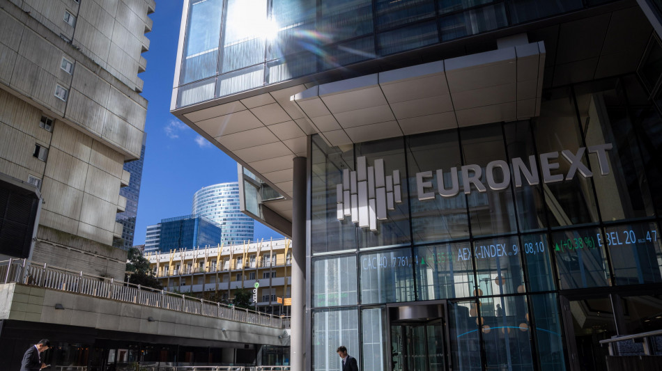 Borsa: avvio contrastato in Europa, Francoforte +0,2%