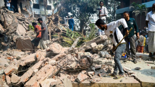 Bangladesh: des manifestants d&eacute;truisent des b&acirc;timents li&eacute;s &agrave; l'ex-dirigeante renvers&eacute;e