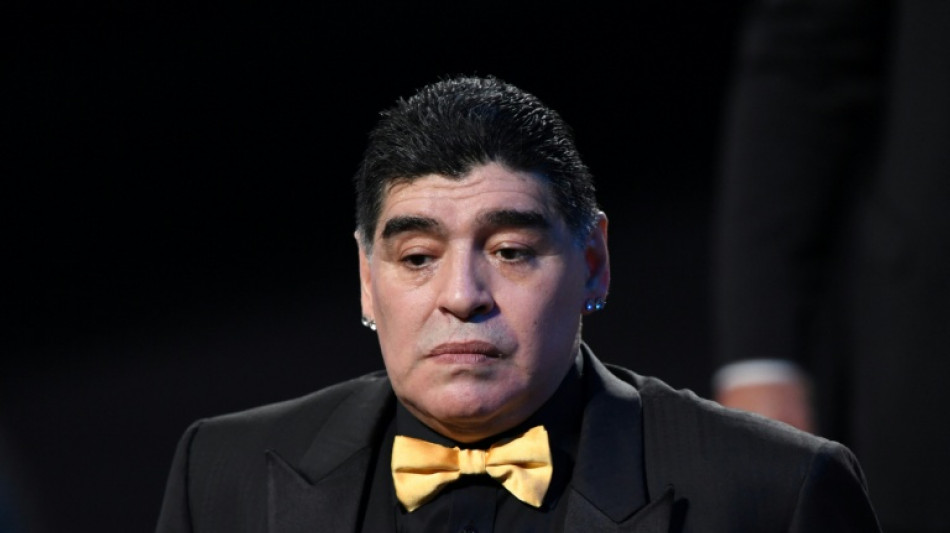 Maradona tuvo "en jaque" al equipo m&eacute;dico tras su cirug&iacute;a, dice el exdirector de una cl&iacute;nica