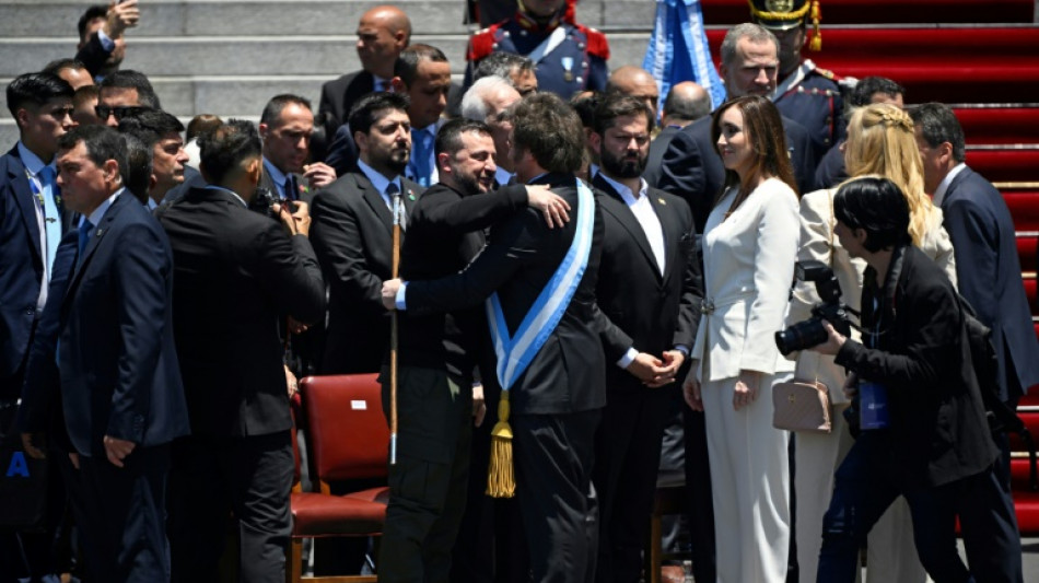 Zelensky conversa com l&iacute;deres de Equador, Paraguai e Uruguai e agradece apoio