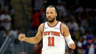 Knicks beat Cavaliers to reach brink of NBA Finals