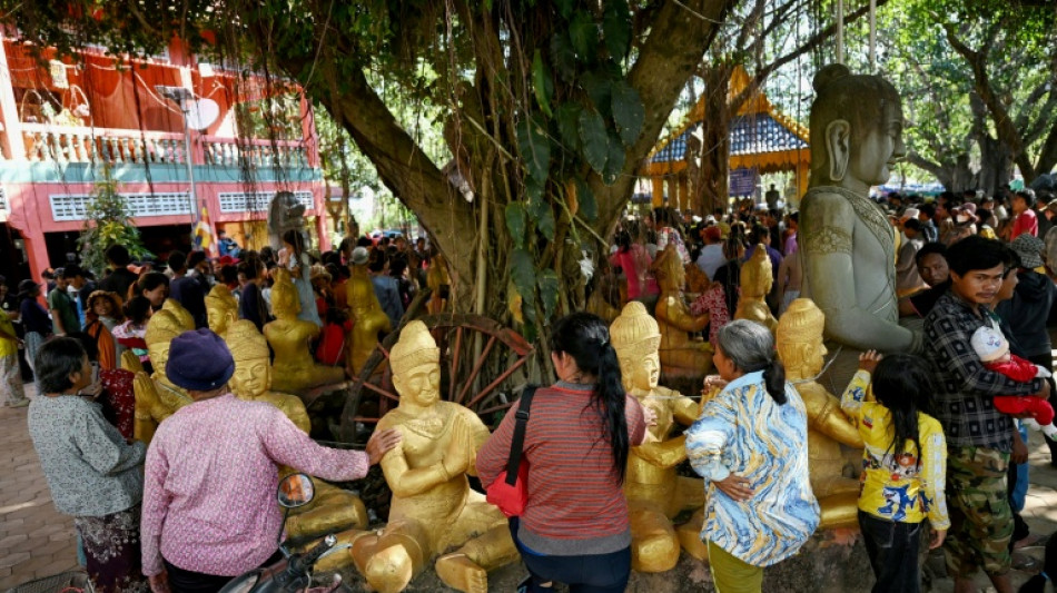 El primer ministro tailandés disuelve el Parlamento, en medio de choques fronterizos con Camboya