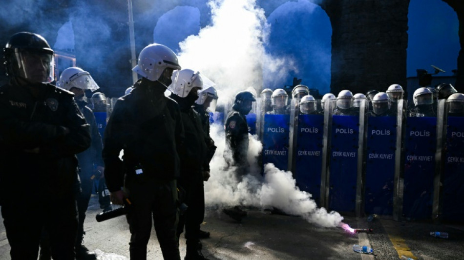 T&uuml;rkei verh&auml;ngt Sendeverbot f&uuml;r Oppositionskanal - BBC-Journalist ausgewiesen 