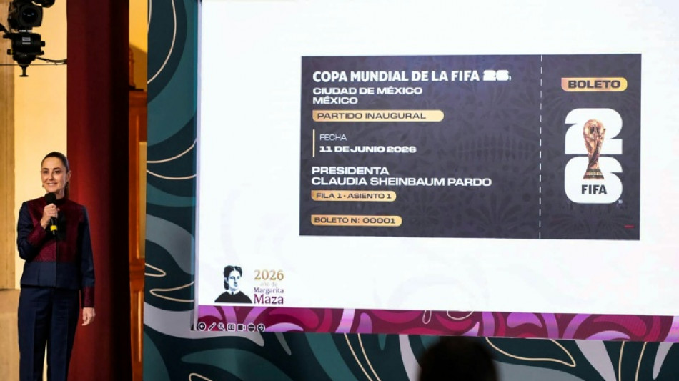 Sheinbaum lanza un torneo de dominio de bal&oacute;n para regalar su boleto para el Mundial de 2026