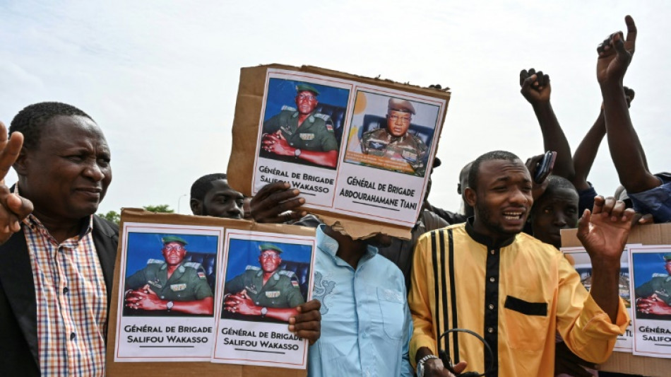 Regime militar do N&iacute;ger forma governo antes de reuni&atilde;o de c&uacute;pula da &Aacute;frica Ocidental