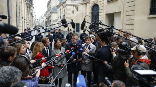 Socialisti, da Macron nessuna risposta, pronti a sfiducia