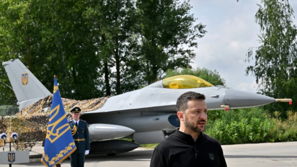 Ucr&acirc;nia recebe primeiros ca&ccedil;as F-16 para enfrentar a R&uacute;ssia