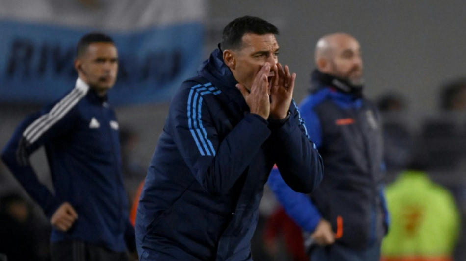 Scaloni destaca "eliminat&oacute;rias mais dif&iacute;ceis do mundo" e deixa d&uacute;vidas sobre Messi contra Bolivia