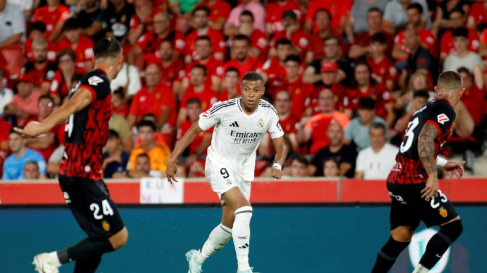 Bernab&eacute;u se prepara para estreia de Mbapp&eacute; em casa pelo Real Madrid