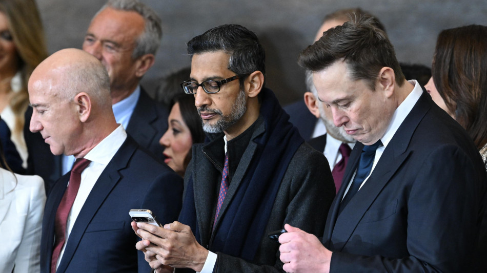 Bezos sfida Musk con la nuova megacostellazione TeraWave per l'Internet satellitare