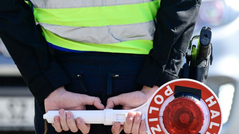 Schleswig-Holstein: Angetrunkener Zw&ouml;lfj&auml;hriger baut Unfall bei Spritztour mit Auto