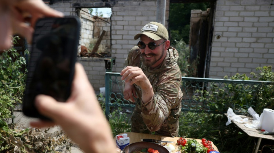 Soldado 'influencer' na linha de frente da Ucr&acirc;nia