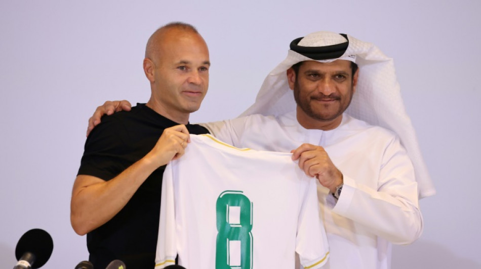 Iniesta assina com Emirates FC, dos Emirados &Aacute;rabes Unidos