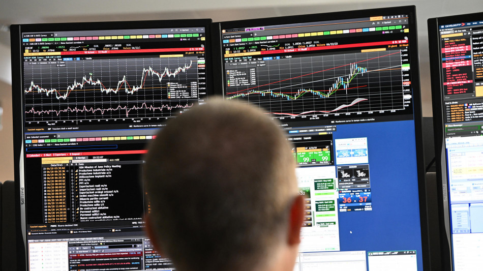 Borsa: l'Europa strappa il rialzo, Parigi chiude a +0,78%