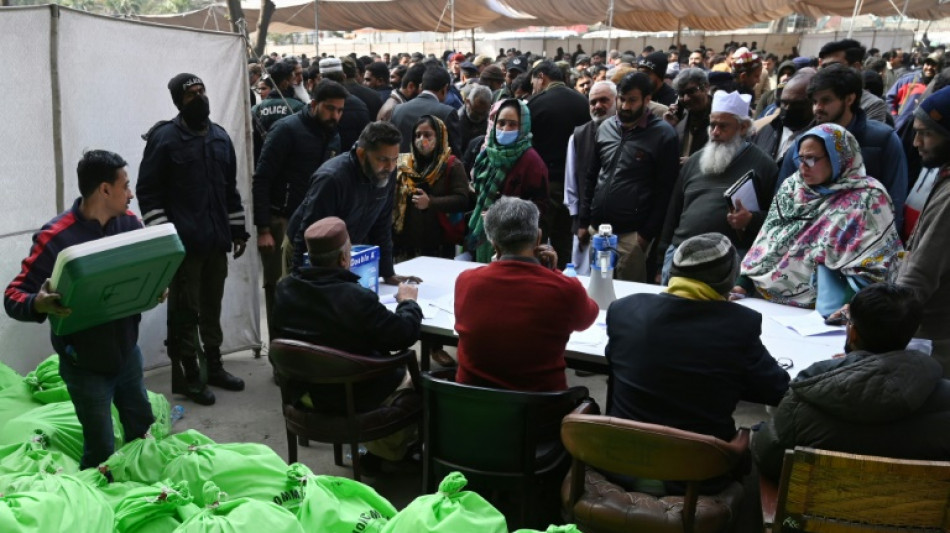 Explos&otilde;es antes das elei&ccedil;&otilde;es matam 28 no Paquist&atilde;o
