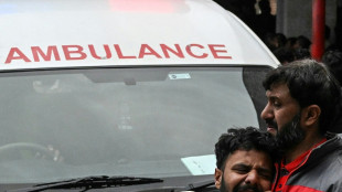 Au Pakistan, journ&eacute;e de fun&eacute;railles pour les victimes d'un attentat meurtrier contre une mosqu&eacute;e