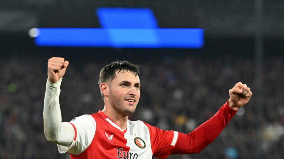 Feyenoord vence Lazio (3-1) em casa e &eacute; l&iacute;der provis&oacute;rio do Grupo E da Champions