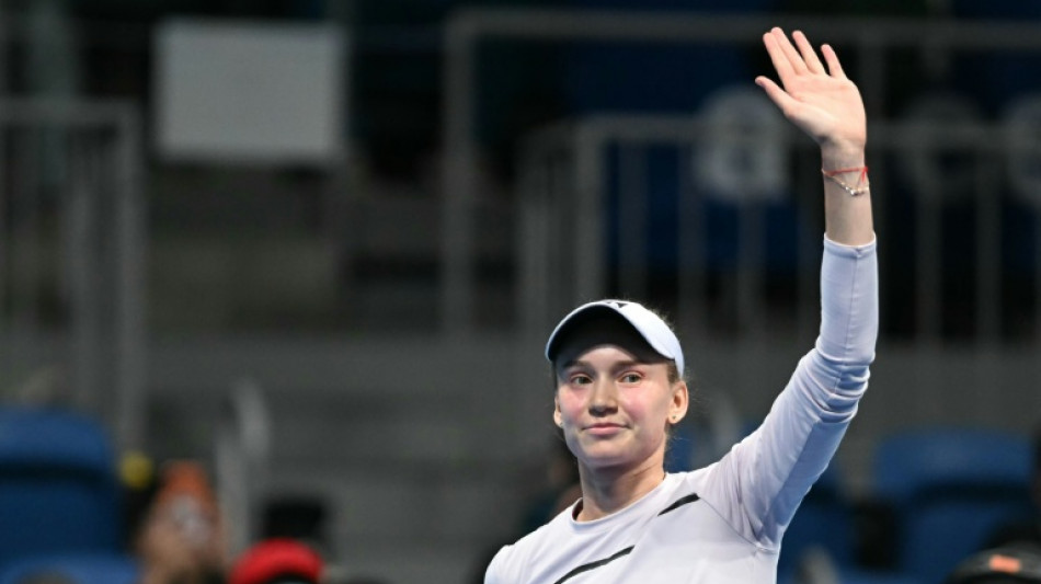 N&uacute;mero 1 do mundo, Elena Rybakina abandona WTA 500 de T&oacute;quio por les&atilde;o