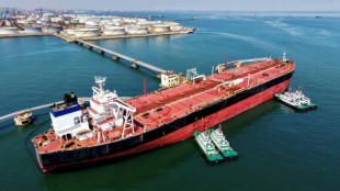 Cessez-le-feu en Iran: le p&eacute;trole plonge sous 100 dollars, envol&eacute;e des Bourses d'Asie